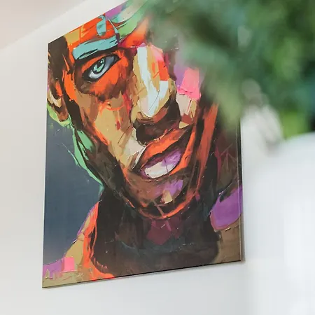 Vivien Modern *